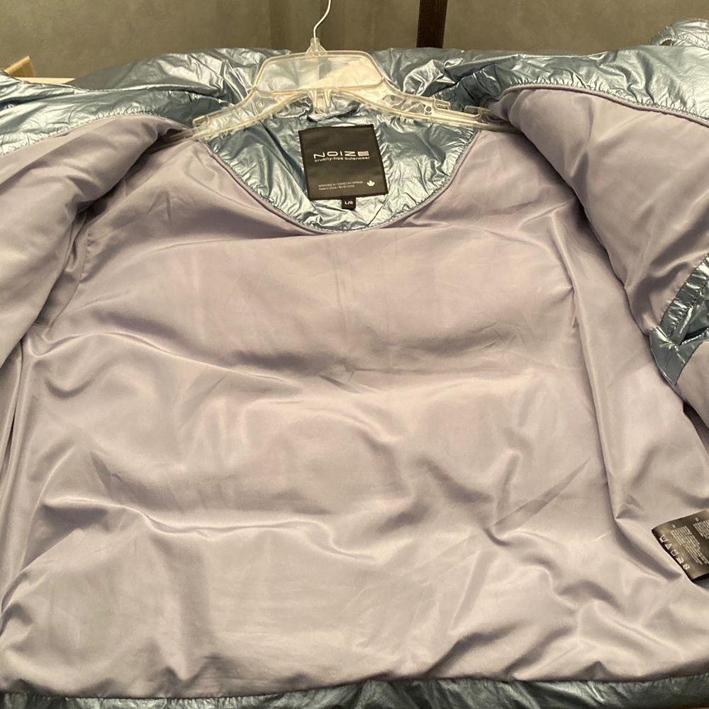 Noize Women's Shiny Gray/SilverPuffer Jacket - Picture 13 of 13